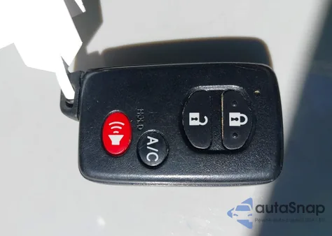 2013 Toyota Prius V Five z USA, uszkodzony, nr VIN JTDZN3EU5D3188461